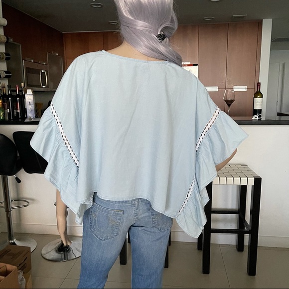 BCBGeneration Ruffle Sleeves Crop Top - Picture 7 of 14